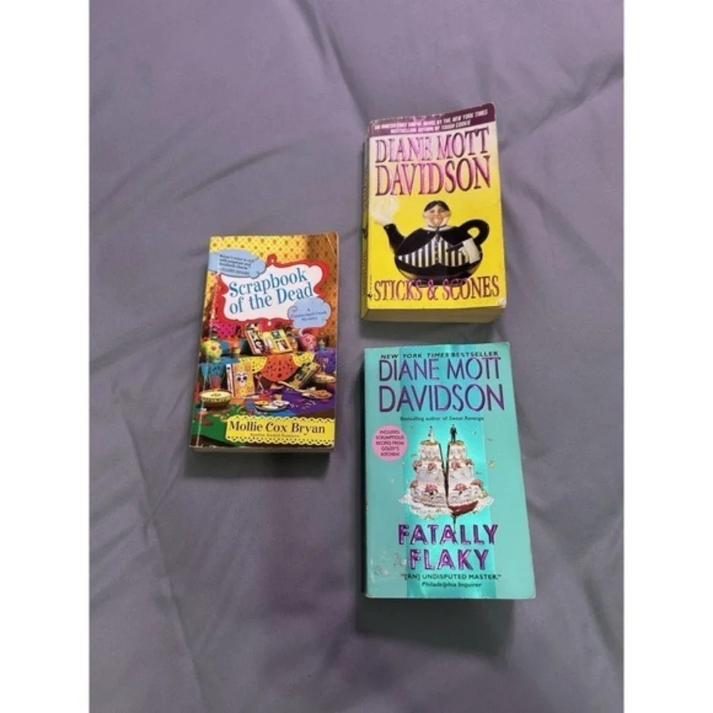 Mystery Novels Set‎ Of 3 Books Diane Mott Davidson Molly Cox Bryan Culinary Food